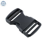 Black Basic Side Release Buckle 1-1/2" DLL on a white background, featuring a blue Hudson logo.